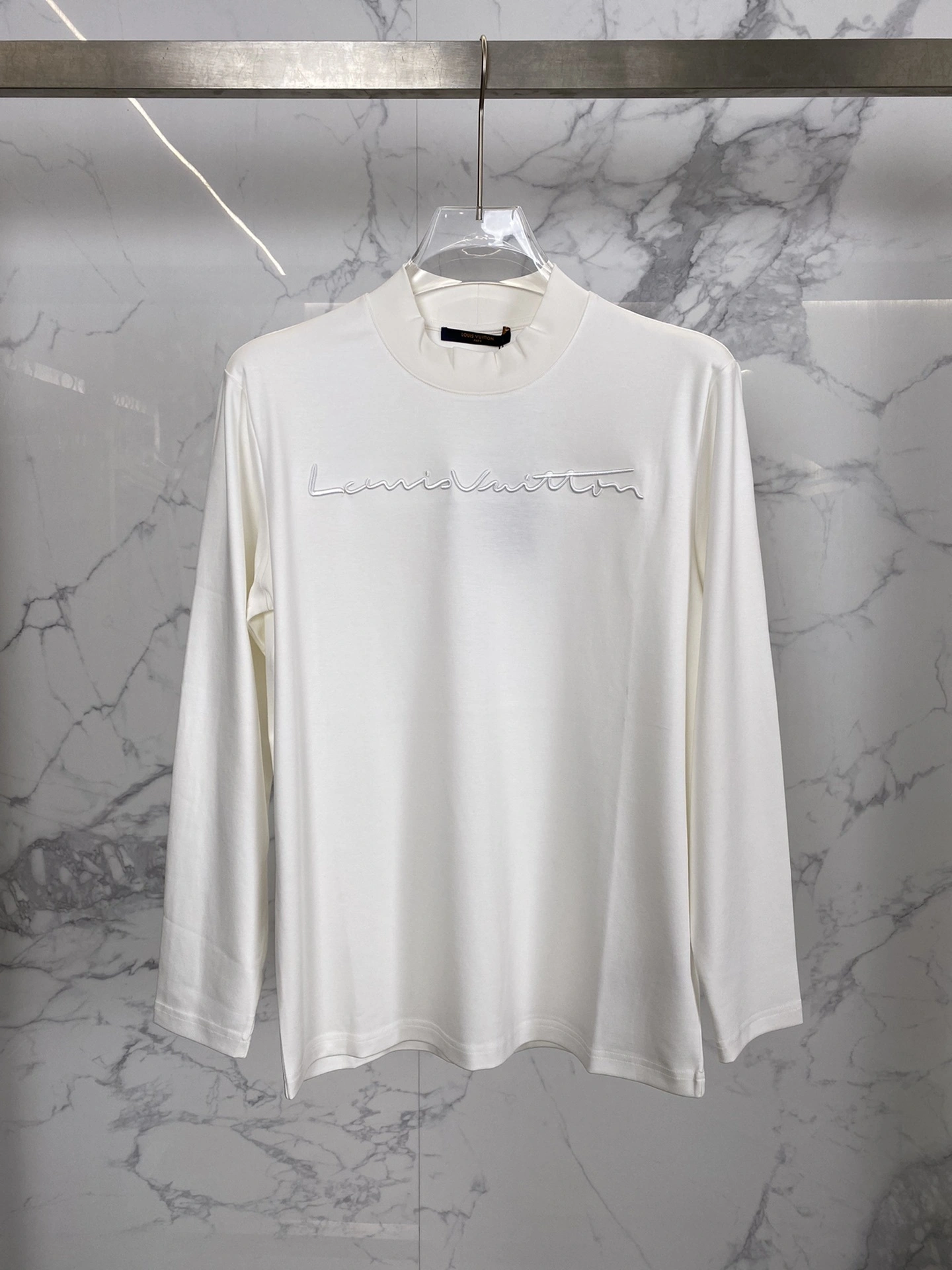 wg.luxury- 8V embroiderylogo 2colour item:D-F409J3005-2